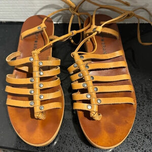 Lucky Brand Gladiator Colette tan leather tie up calf studs vacation wedge US6